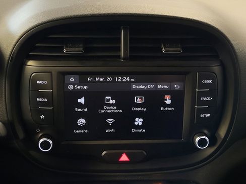 Used 2025 Kia Soul LX w/ LX Technology Package FWD image 25