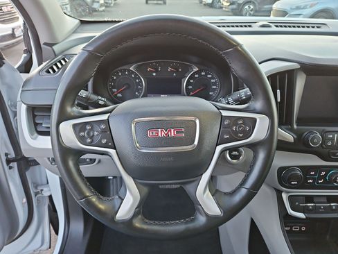 Used 2023 GMC Terrain SLT image 19