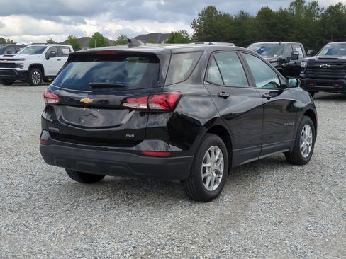 Used 2023 Chevrolet Equinox LS AWD/4WD image 10