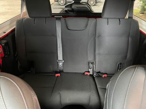 Used 2019 Jeep Wrangler Unlimited Sport S AWD/4WD image 22