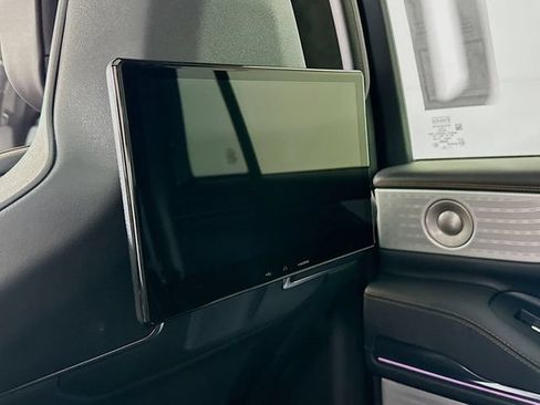 Certified 2025 Lincoln Navigator Black Label AWD/4WD image 30
