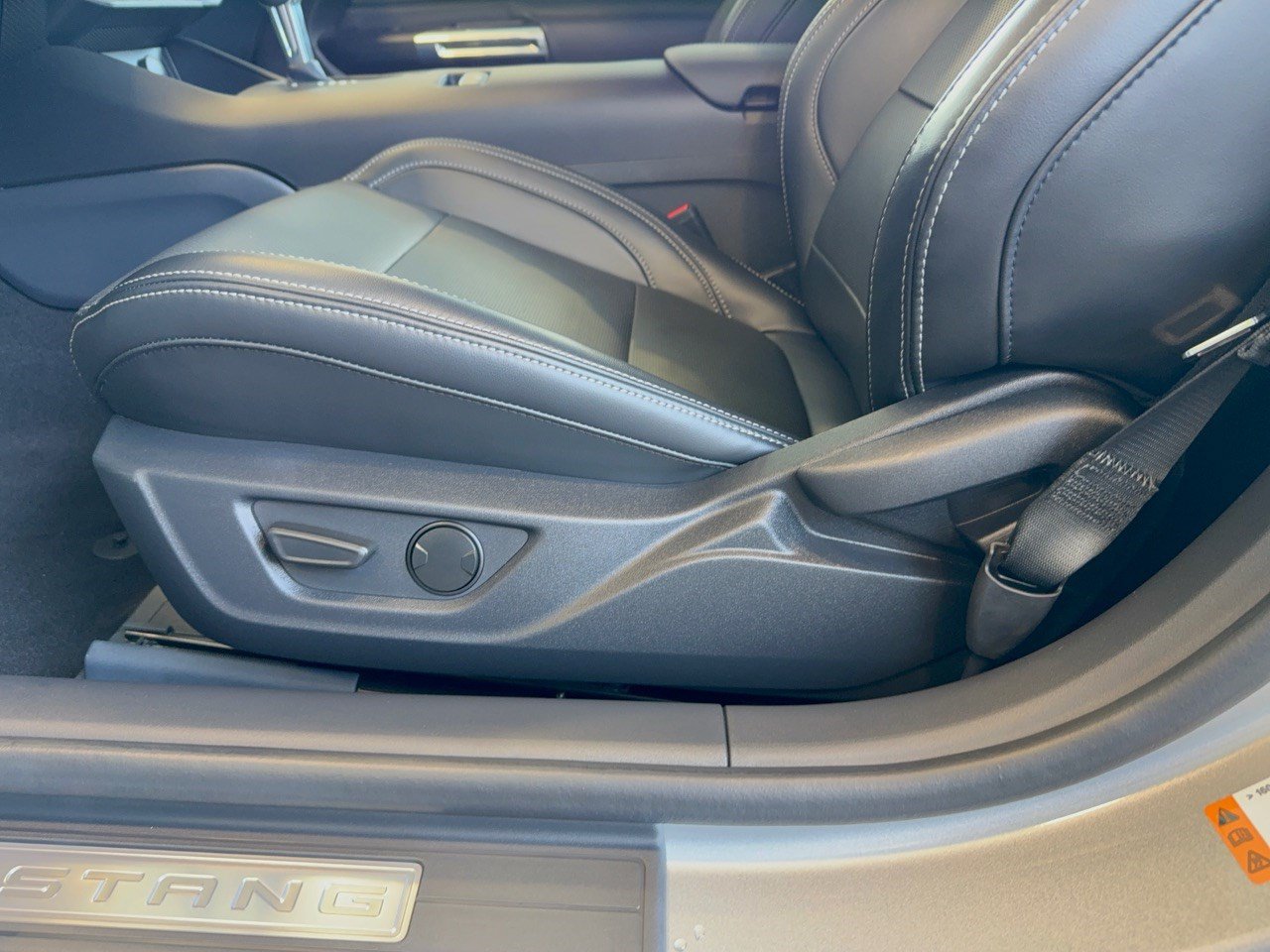 Used 2025 Ford Mustang GT Premium RWD image 16