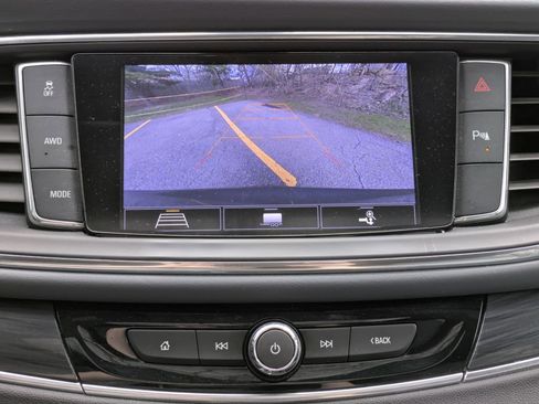 Certified 2021 Buick Enclave Essence w/ Sound and Sites Package AWD/4WD image 19