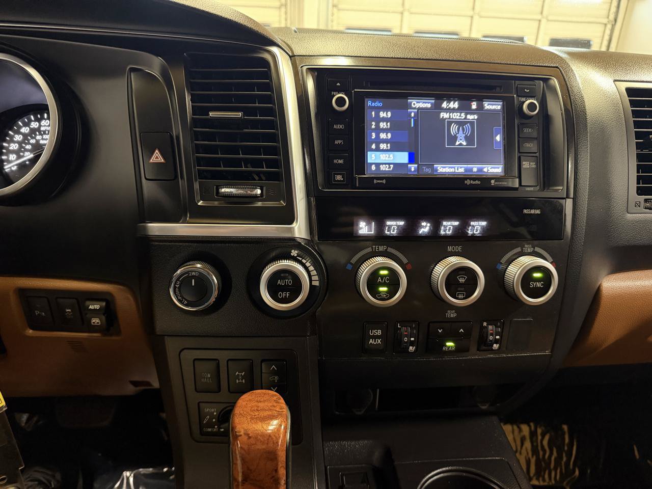 Used 2018 Toyota Sequoia Platinum w/ Carpet Mat Package AWD/4WD image 27