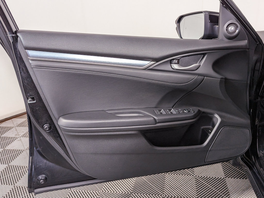 Used 2016 Honda Civic Touring image 11