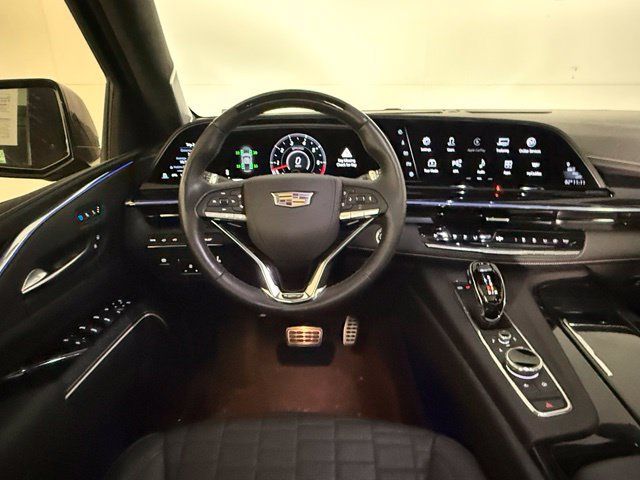 Used 2024 Cadillac Escalade ESV V AWD/4WD image 16