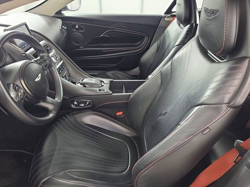 Used 2019 Aston Martin DB11 Coupe RWD image 12
