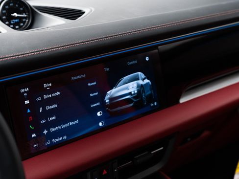 New 2025 Porsche Macan 4S Electric image 29