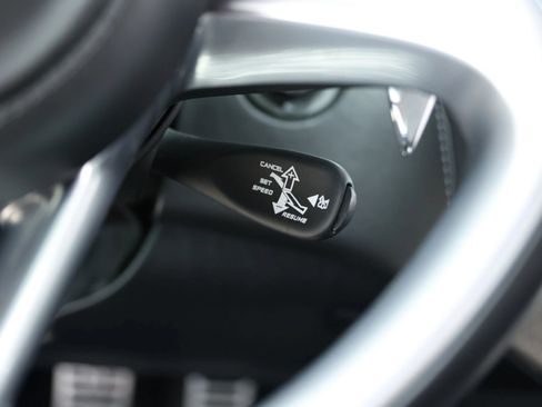 Used 2021 McLaren GT RWD image 33