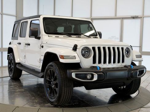 Used 2022 Jeep Wrangler Unlimited Sahara w/ Cold Weather Group image 2