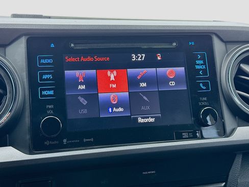 Used 2019 Toyota Tacoma TRD Sport AWD/4WD image 11