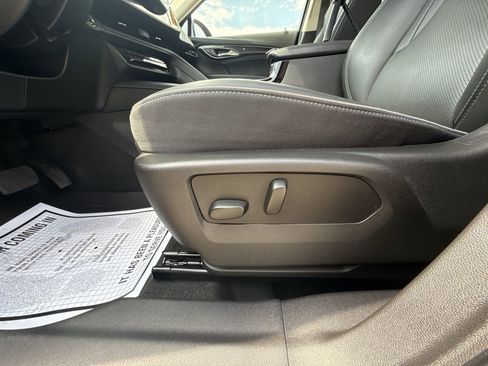 Used 2023 Buick Envision Essence image 18