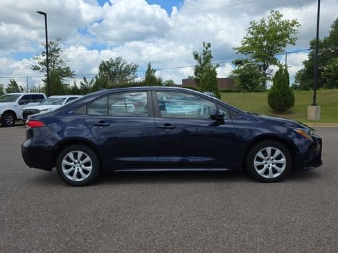 Used 2023 Toyota Corolla LE FWD image 2
