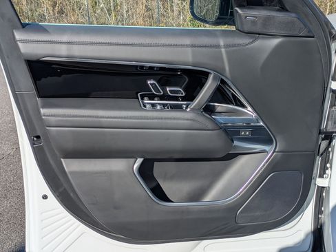 Certified 2023 Land Rover Range Rover SE image 20