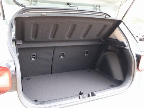 New 2025 Hyundai Venue Limited image 16