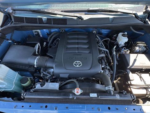 Used 2020 Toyota Tundra SR5 w/ SR5 Leather Package AWD/4WD image 9