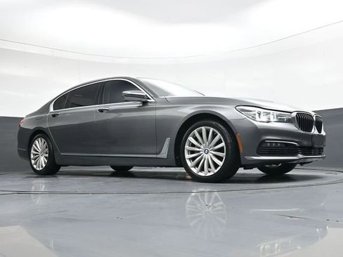 Used 2018 BMW 740i 740i image 28