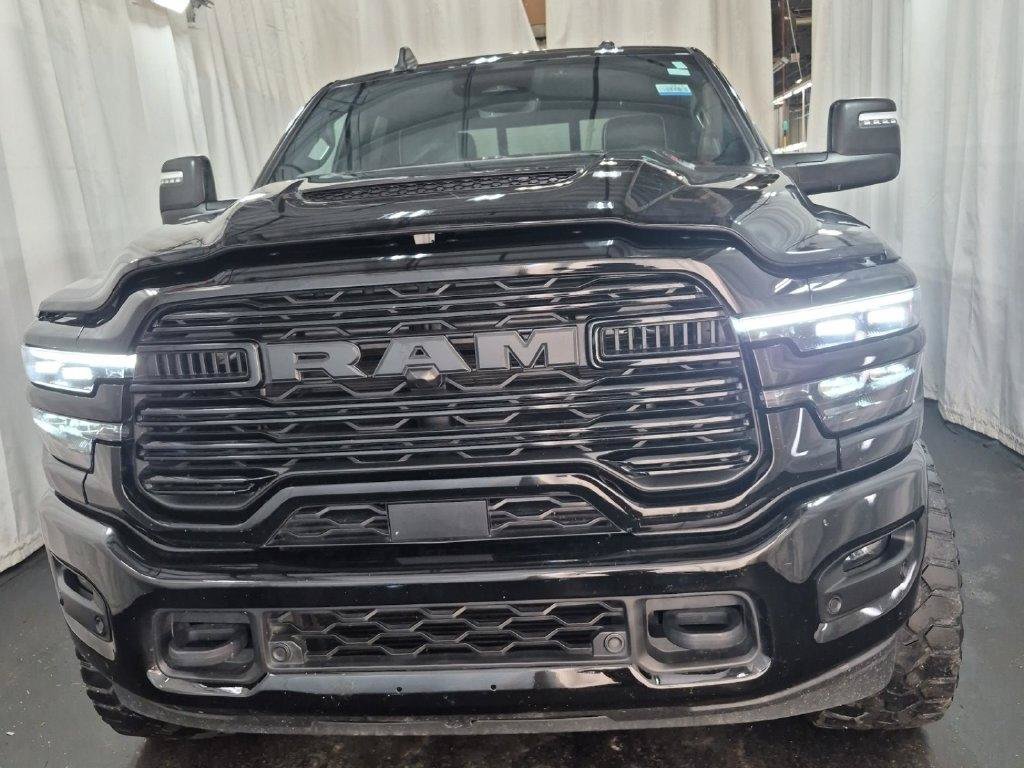Used 2025 RAM 2500 Laramie AWD/4WD image 2