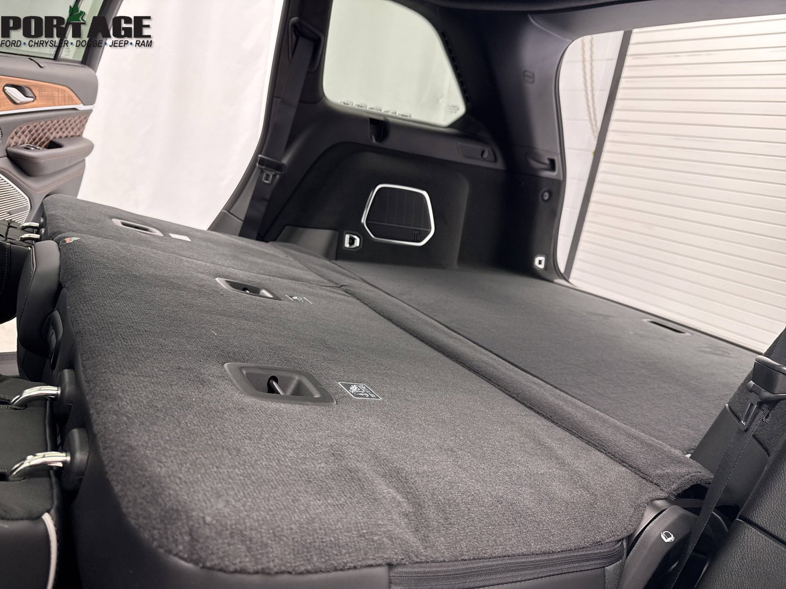 New 2026 Jeep Grand Cherokee Summit w/ Obsidian Package AWD/4WD image 47