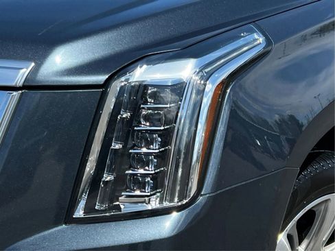 Used 2020 Cadillac Escalade ESV Premium Luxury AWD/4WD image 33