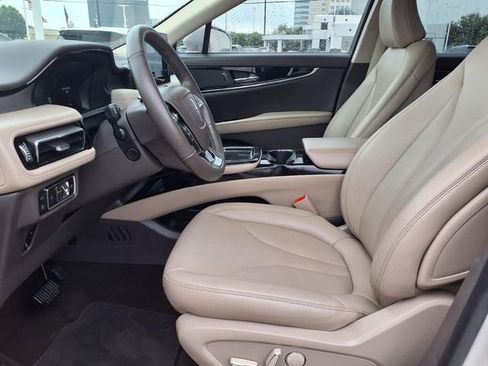 Used 2023 Lincoln Nautilus FWD w/ Premium Package image 3