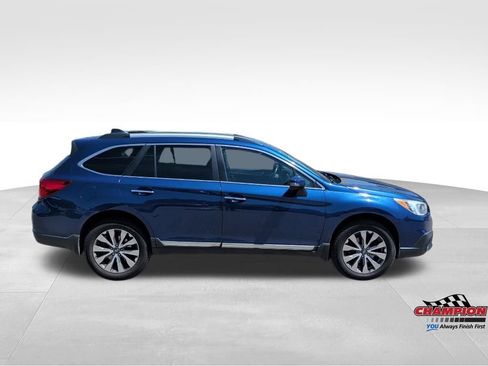 Used 2017 Subaru Outback 2.5i Touring AWD/4WD image 6