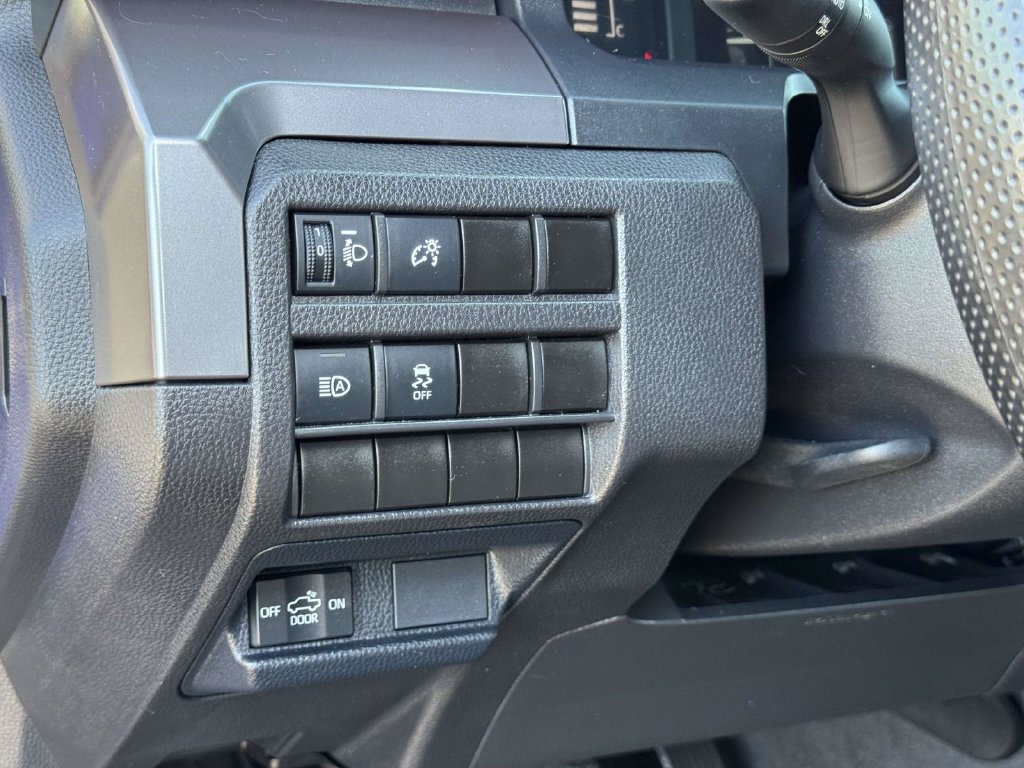 Used 2025 Toyota Tacoma SR5 AWD/4WD image 10