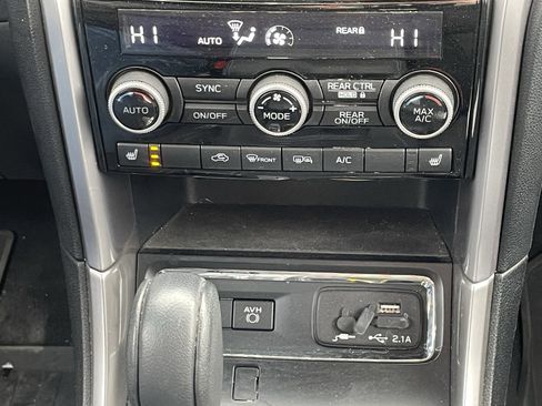 Used 2022 Subaru Ascent Premium image 26