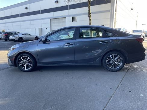 Used 2022 Kia Forte LXS image 7