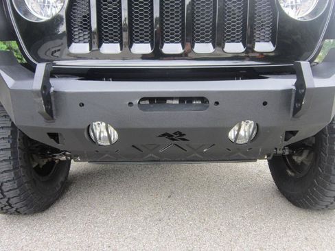 Used 2018 Jeep Wrangler Unlimited Sport AWD/4WD image 30