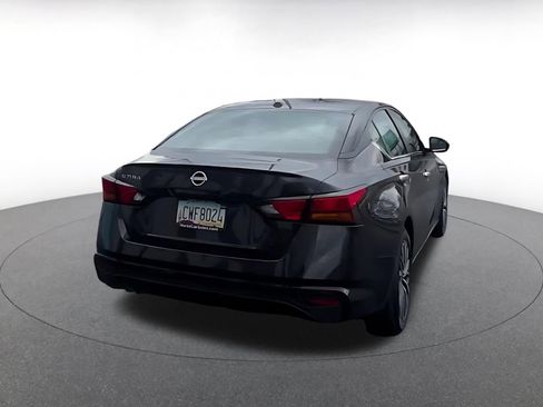 Used 2025 Nissan Altima 2.5 SV image 12