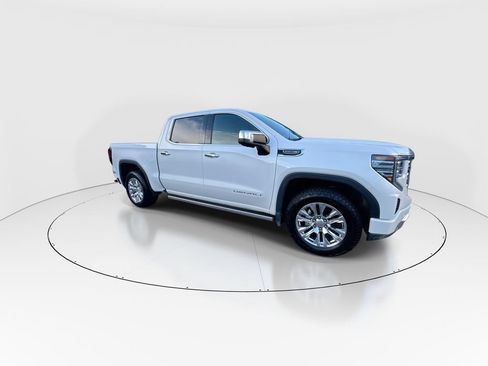 Used 2023 GMC Sierra 1500 Denali w/ Technology Package AWD/4WD image 2