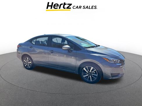 Used 2025 Nissan Versa SV image 1