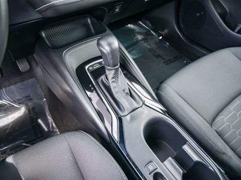 Used 2024 Toyota Corolla SE image 19