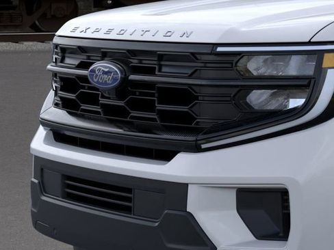 New 2026 Ford Expedition Active image 17