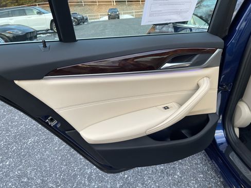 Used 2020 BMW 530i xDrive 530i xDrive w/ Premium Package image 16