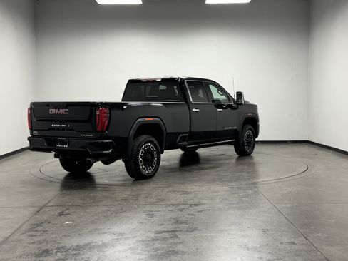 Used 2024 GMC Sierra 3500 Denali w/ Technology Package image 8