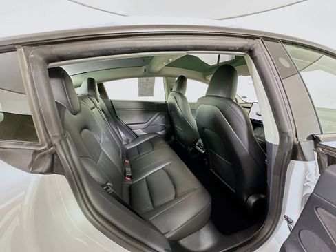 Used 2023 Tesla Model 3 Standard Range image 30