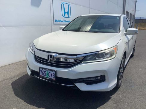 Used 2017 Honda Accord EX-L image 9