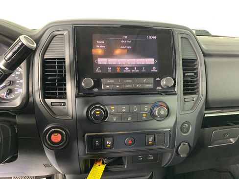 Used 2022 Nissan Titan SV RWD image 23