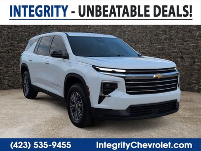 Used 2024 Chevrolet Traverse LT
