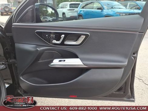 Used 2025 Mercedes-Benz E 350 4MATIC Sedan image 29