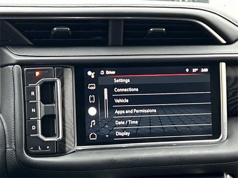 Used 2022 GMC Yukon XL Denali w/ Advanced Technology Package image 27