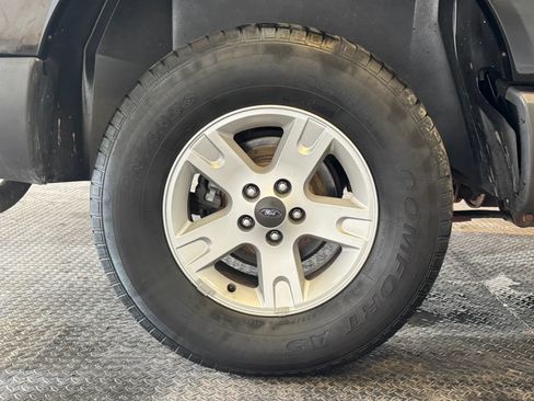 Used 2005 Ford Explorer Sport Trac XLS AWD/4WD image 29