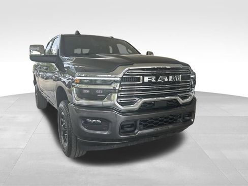 Used 2026 RAM 2500 Laramie AWD/4WD image 2