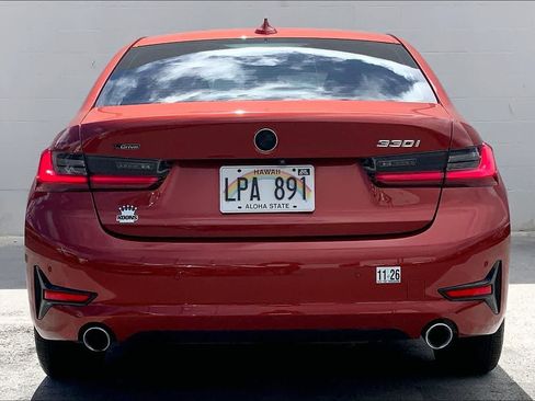 Used 2020 BMW 330i xDrive Sedan w/ Convenience Package AWD/4WD image 5