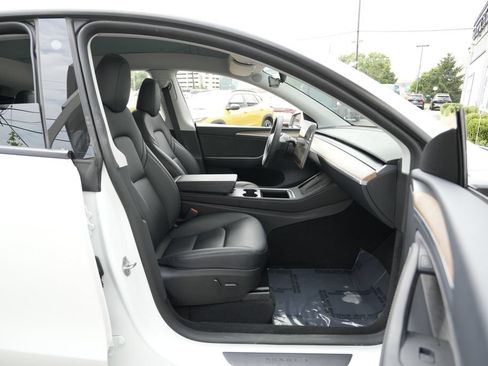 Used 2023 Tesla Model Y AWD image 33