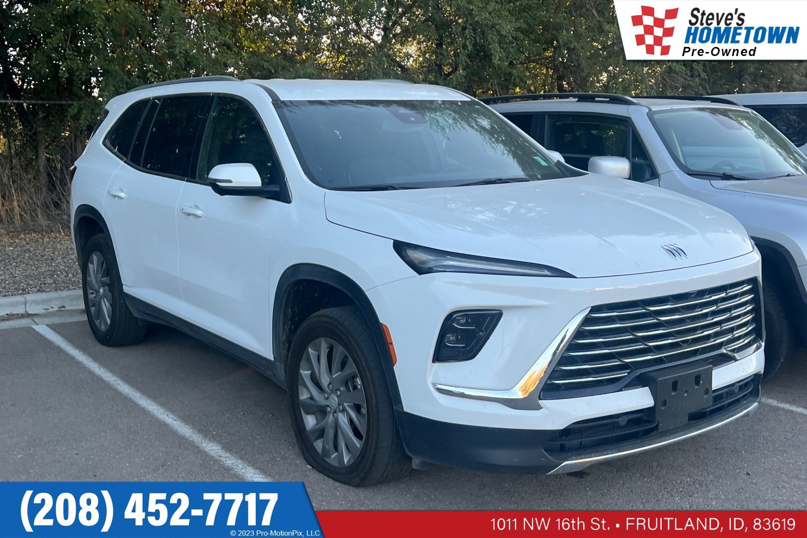 Used 2025 Buick Enclave Preferred AWD/4WD image 1
