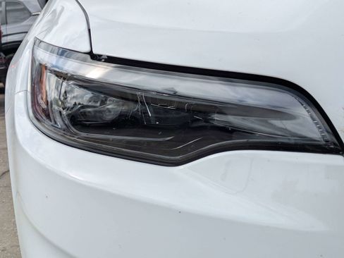 Used 2021 Jeep Cherokee Limited image 10