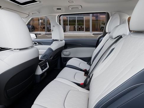 New 2026 Kia Carnival SX FWD image 18